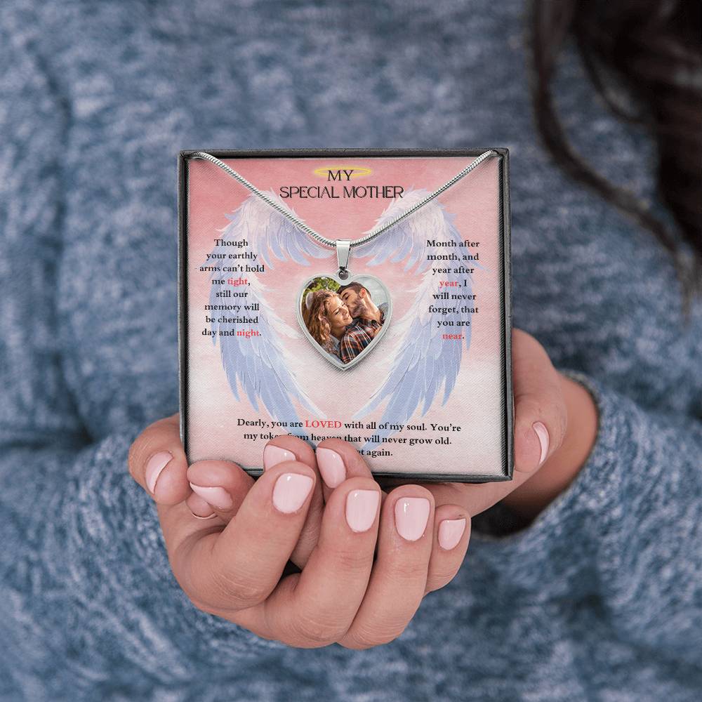 IN LOVING MEMORY OF MY SPECIAL MOTHER HEART NECKLACE
